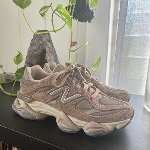 New Balance/Free People Brown Chunky Sneakers with Suede Mesh
